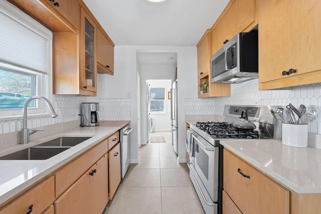 Photo of 5807 Link Ave