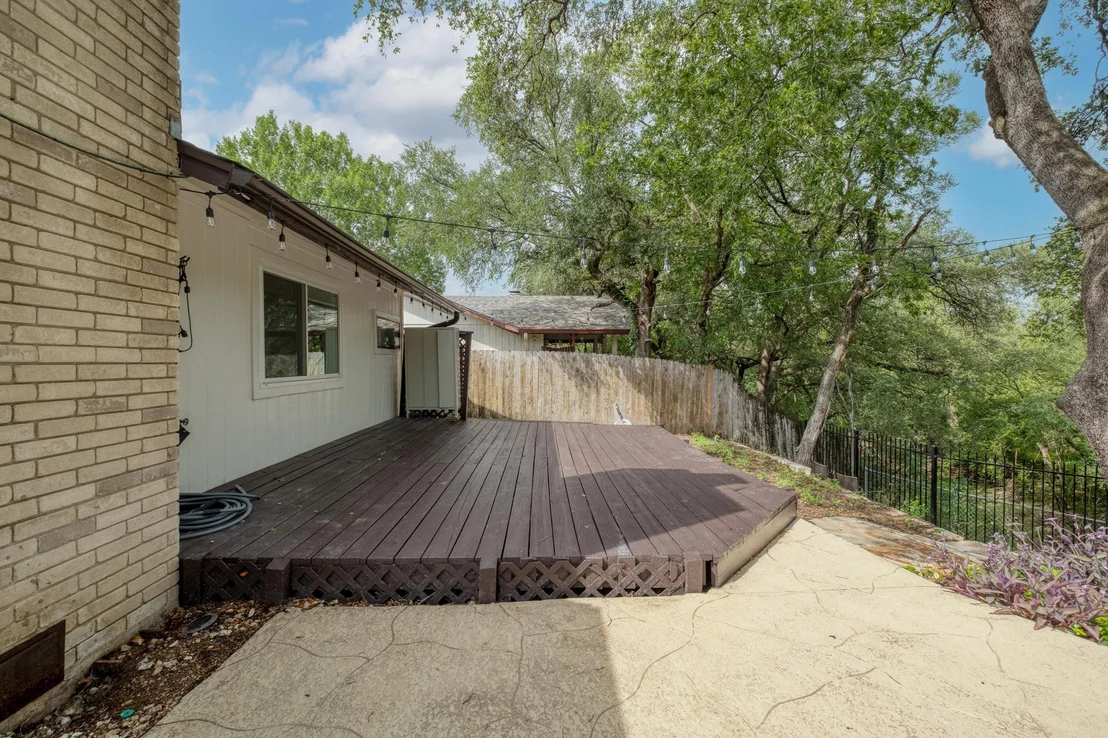 Photo of 5300 Suburban DR
