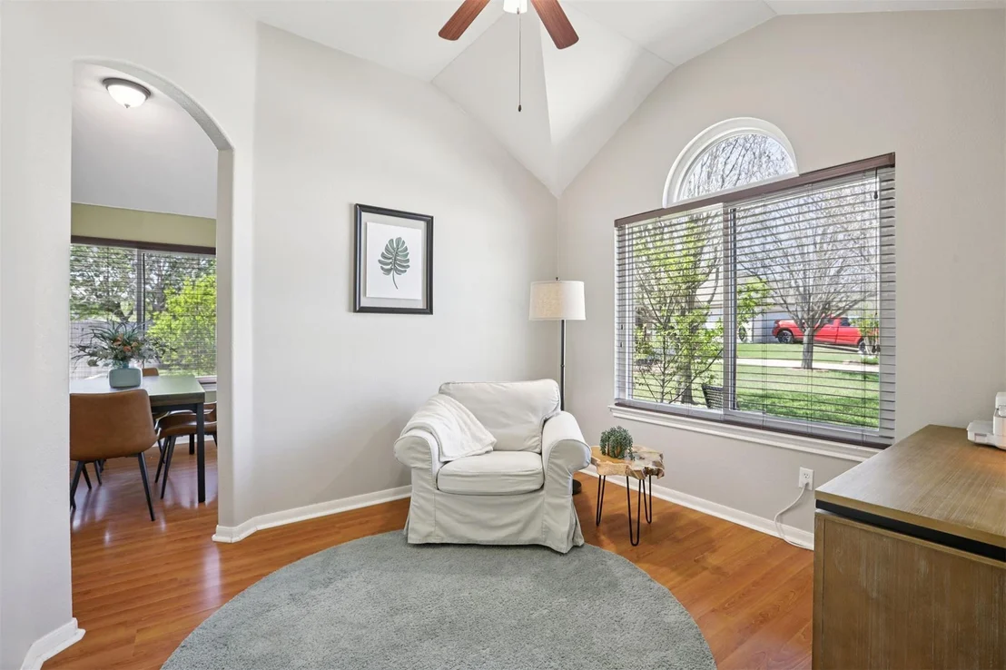 Photo of 902 Ridgemont CIR