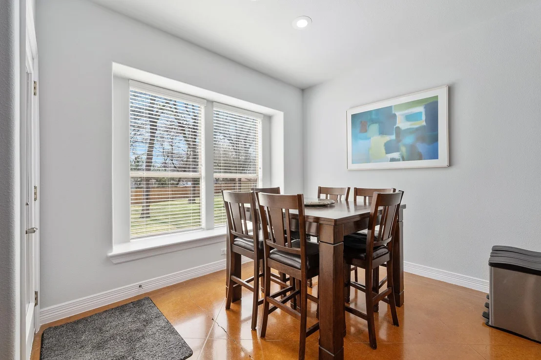Photo of 531 Leanna Oak LOOP