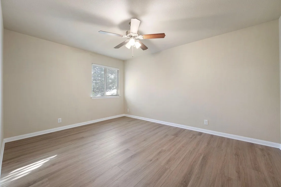 Photo of 512 Glacial Stream LN
