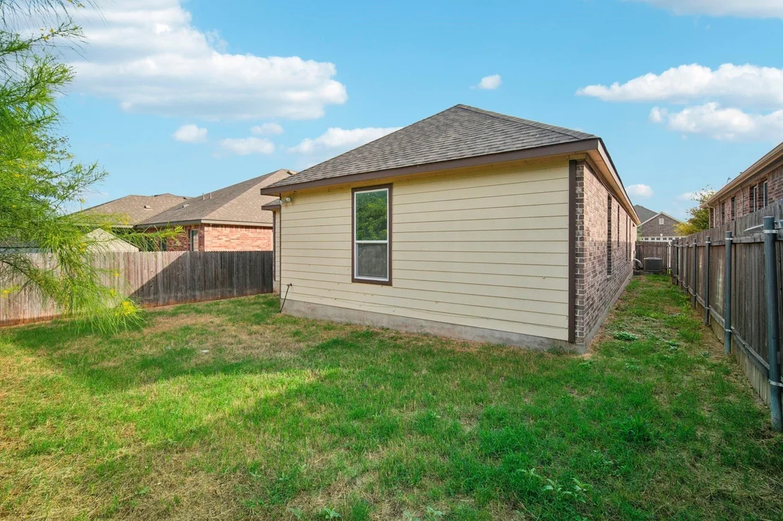 Photo of 1521 Arial DR