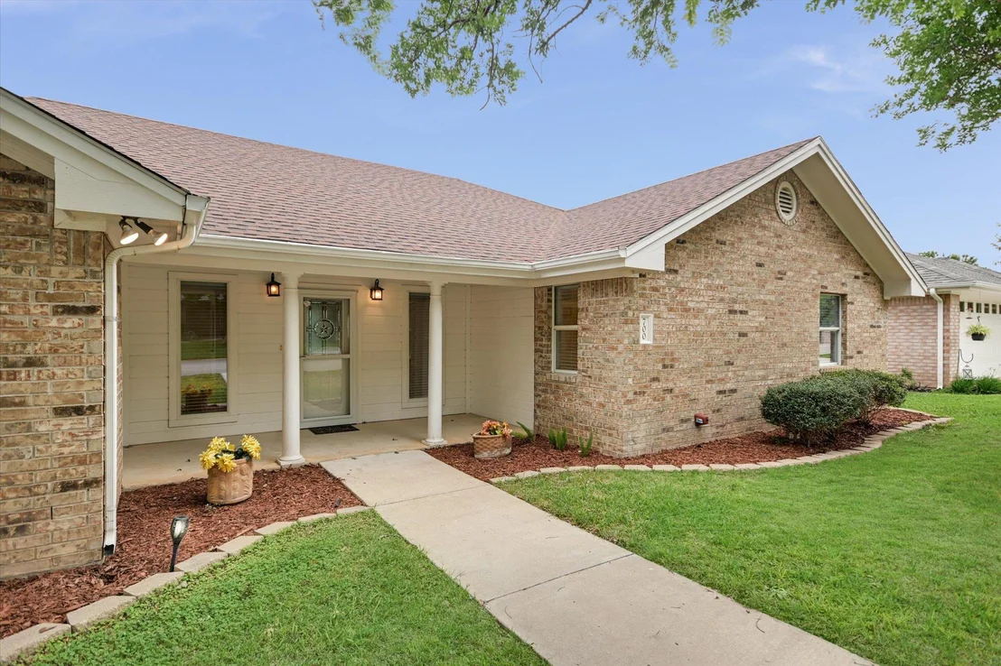 Photo of 700 Beachwood