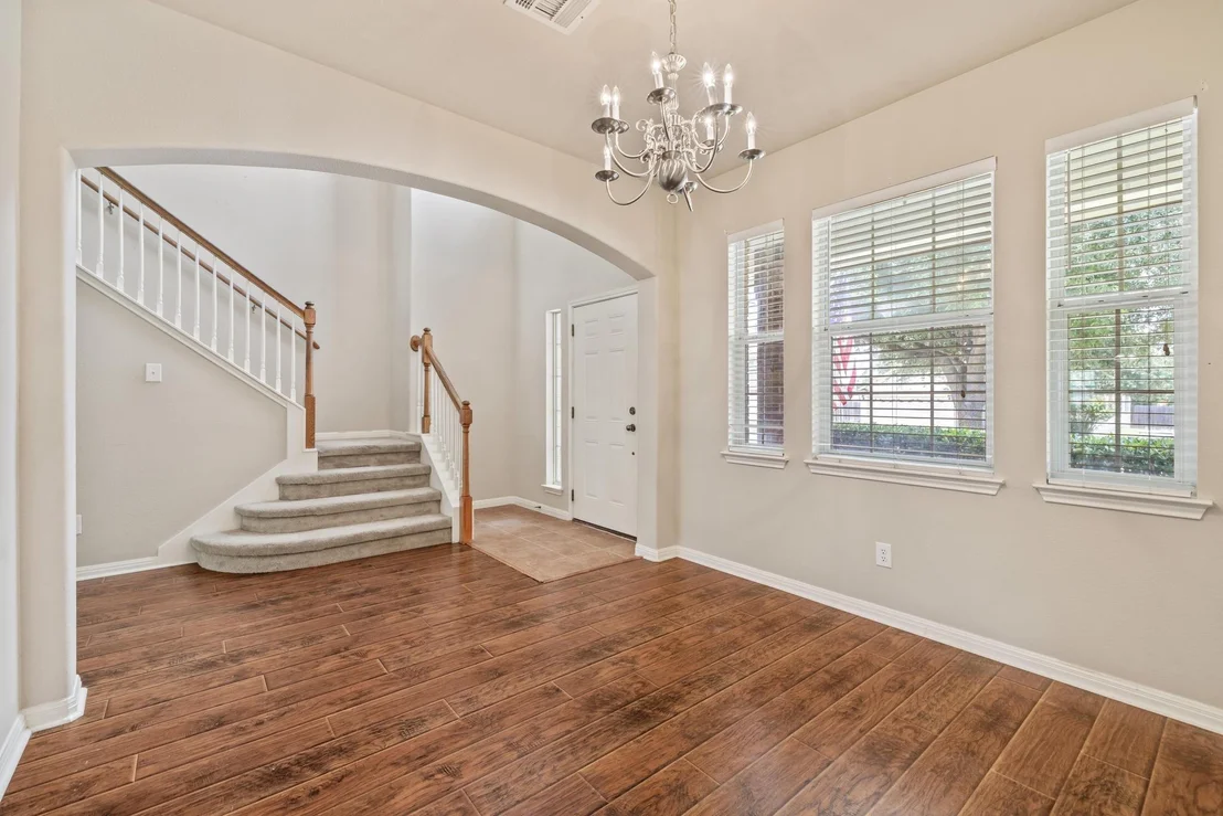 Photo of 1115 Henderson DR