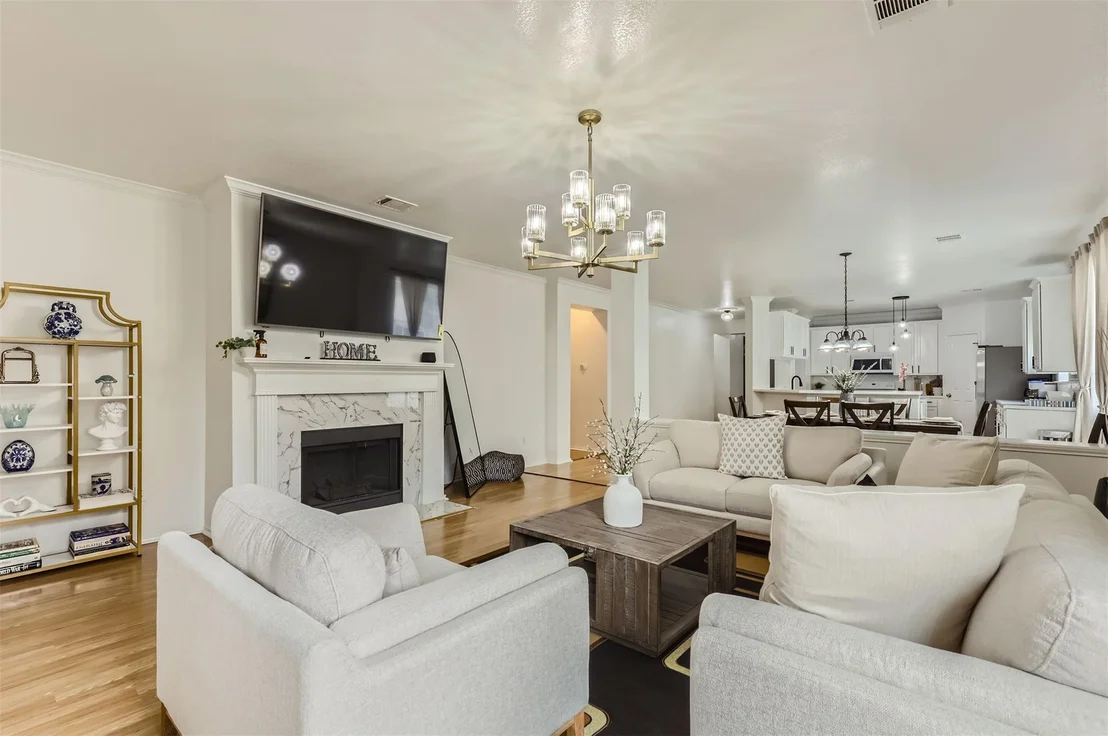 Photo of 1016 Thackeray LN