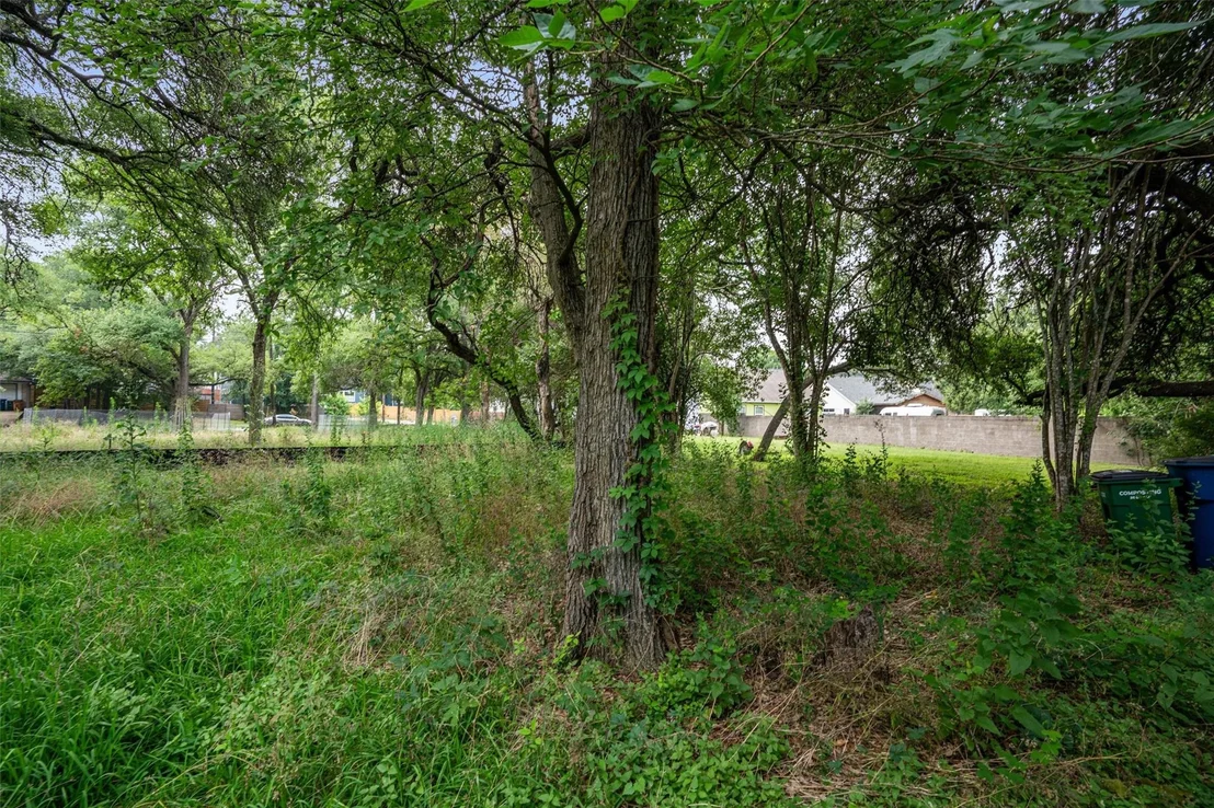 Photo of 4100 Leslie Ave