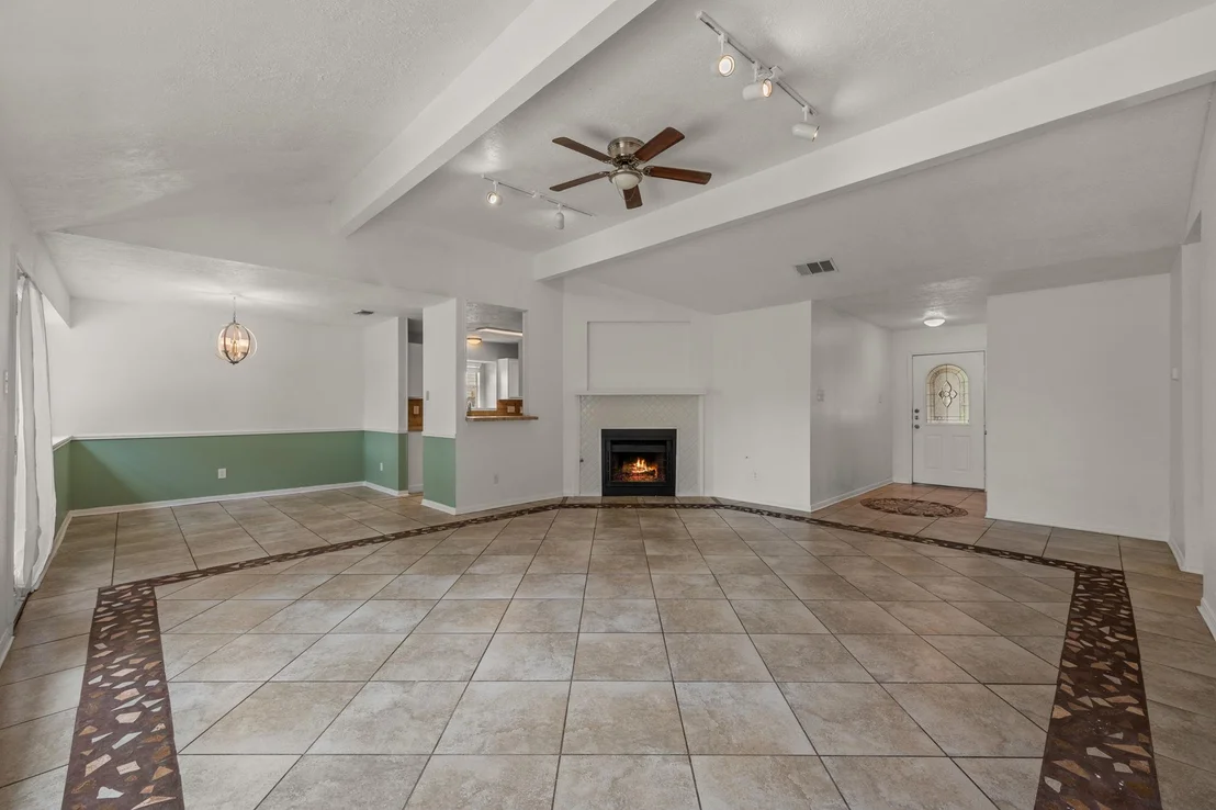 Photo of 1605 Quail Run RD