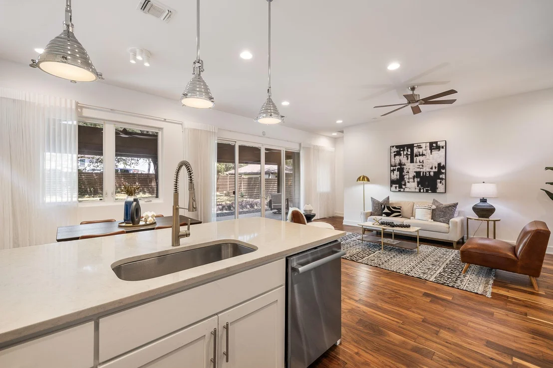 Photo of 1208 Kinney Ave