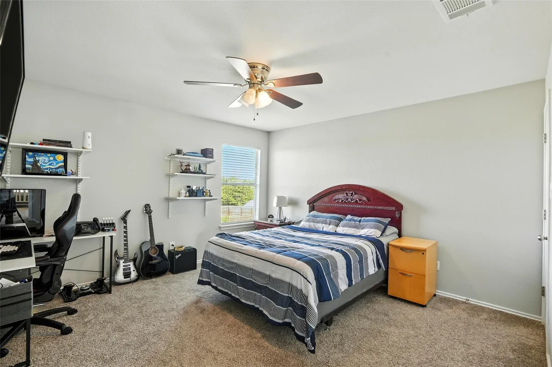 Photo of 221 Herrera TRL