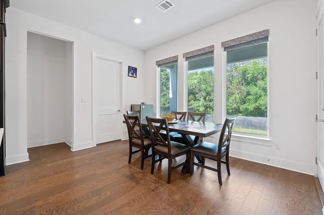Photo of 1616 Illawarra WAY