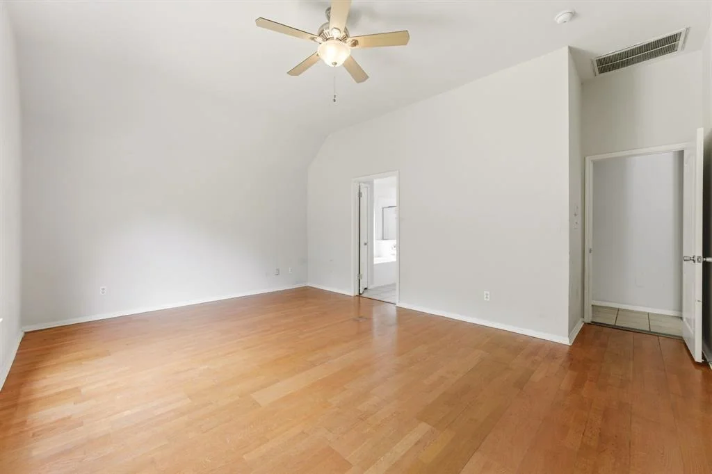 Photo of 406 Bellaire Oaks DR