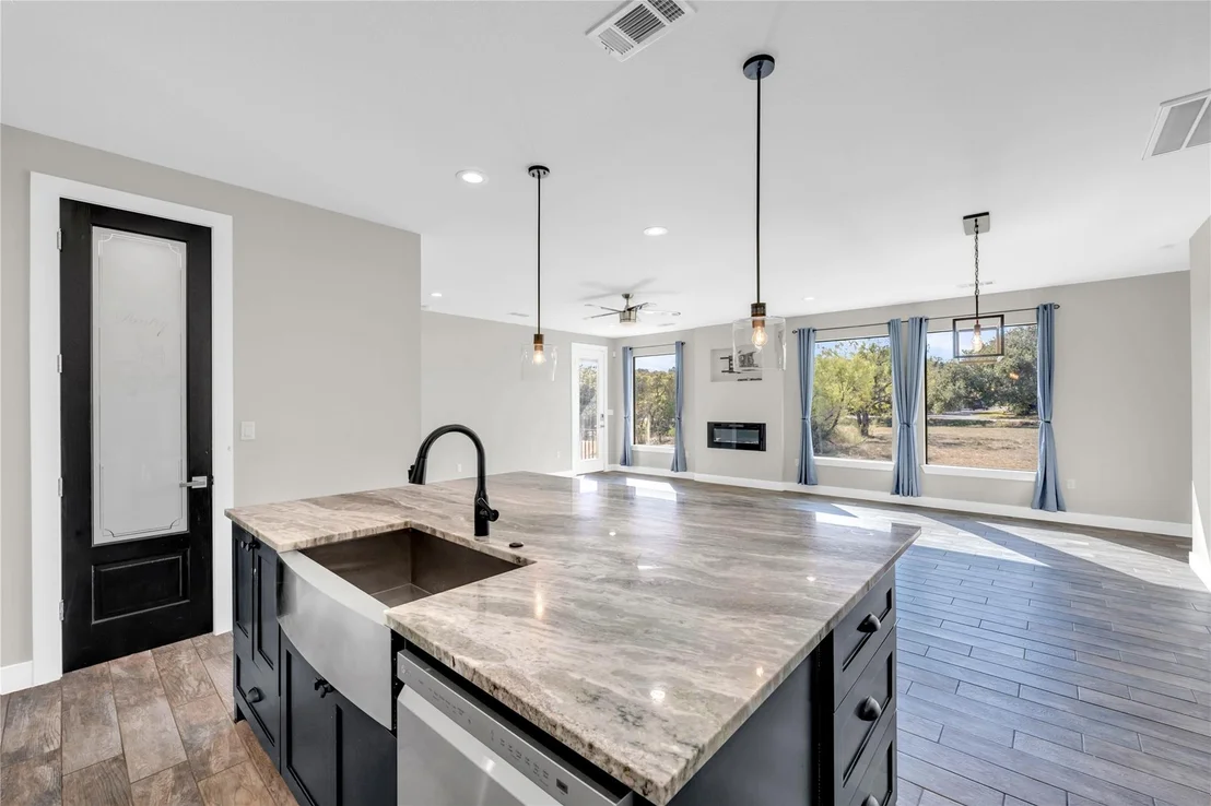 Photo of 3205 Douglas DR