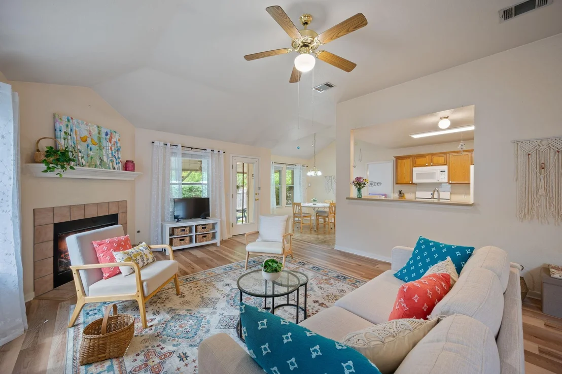 Photo of 450 Zebra DR