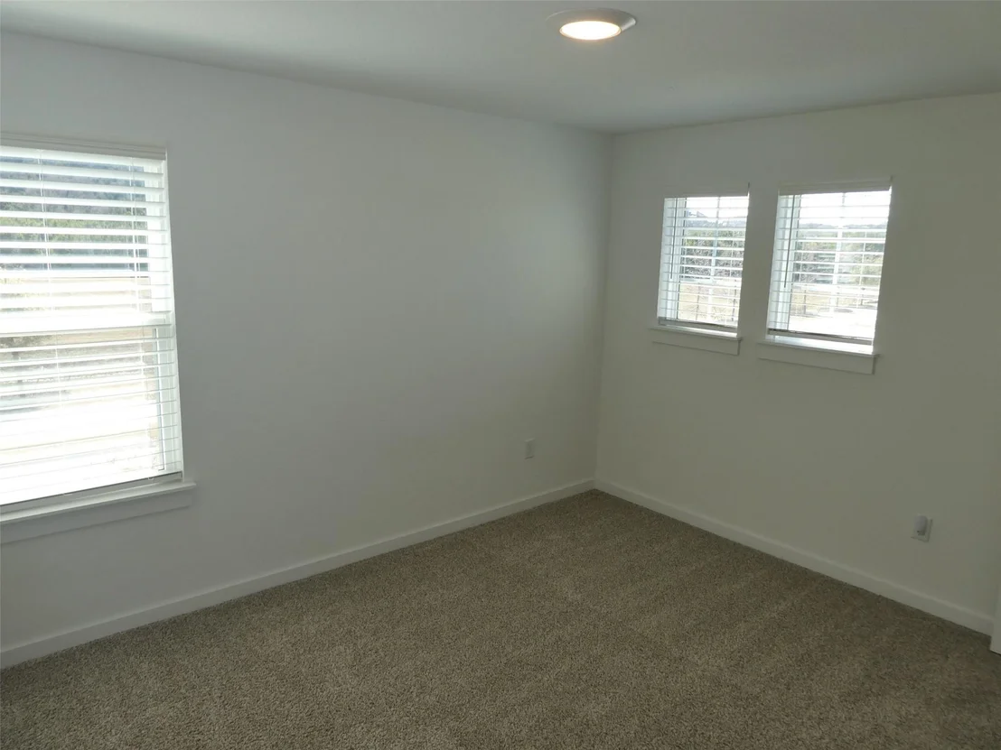 Photo of 1804 W CROW HOP VW