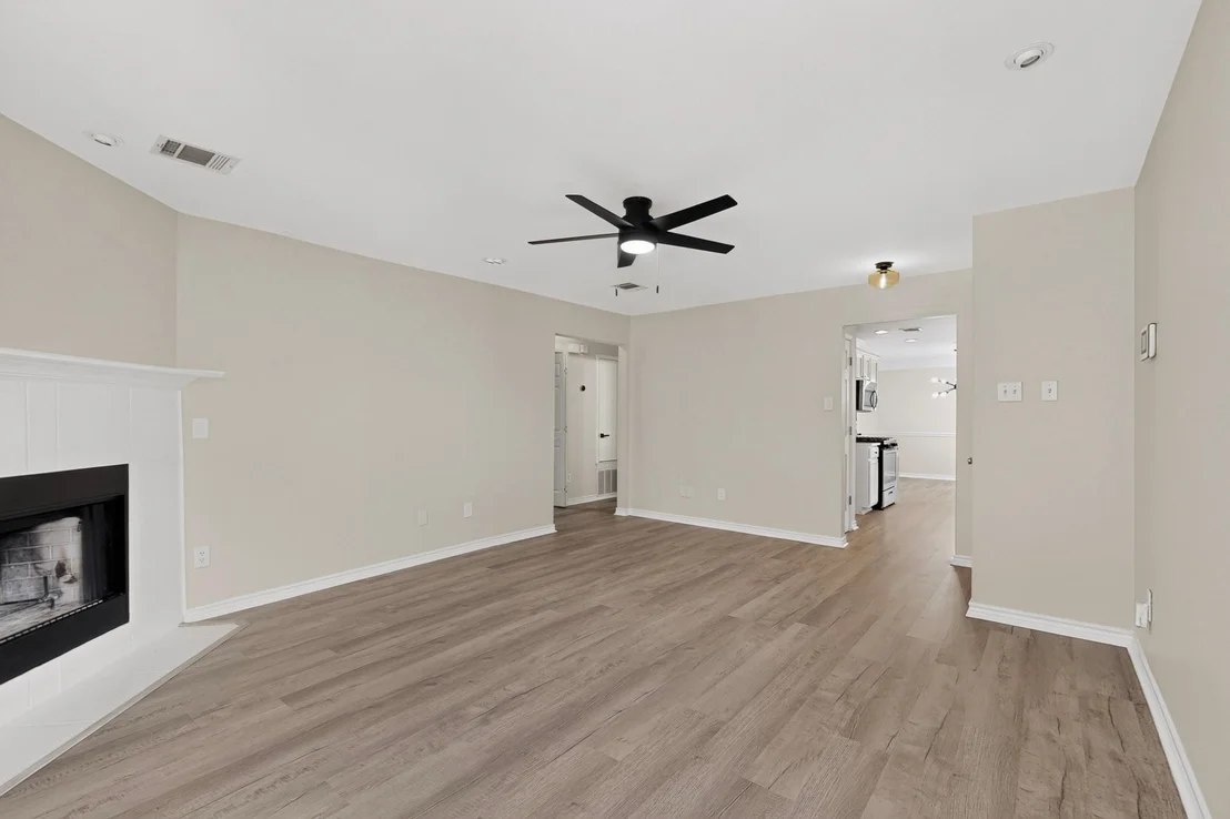 Photo of 1825 Friars Tale LN