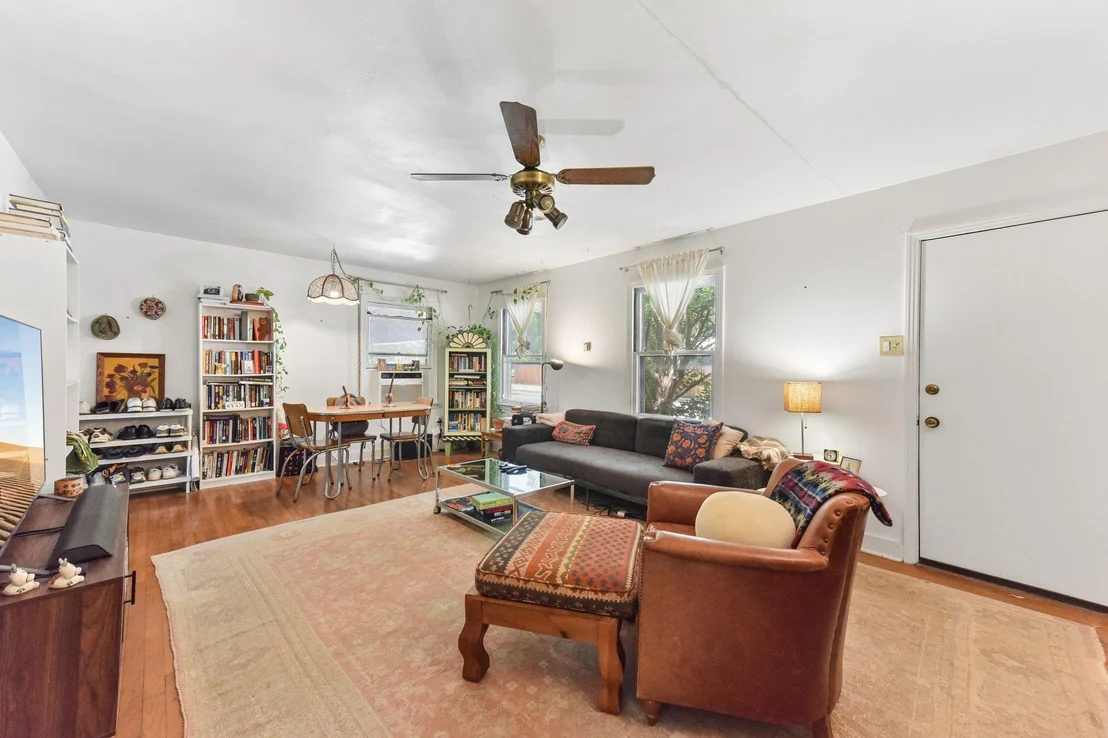 Photo of 5015 Ave G