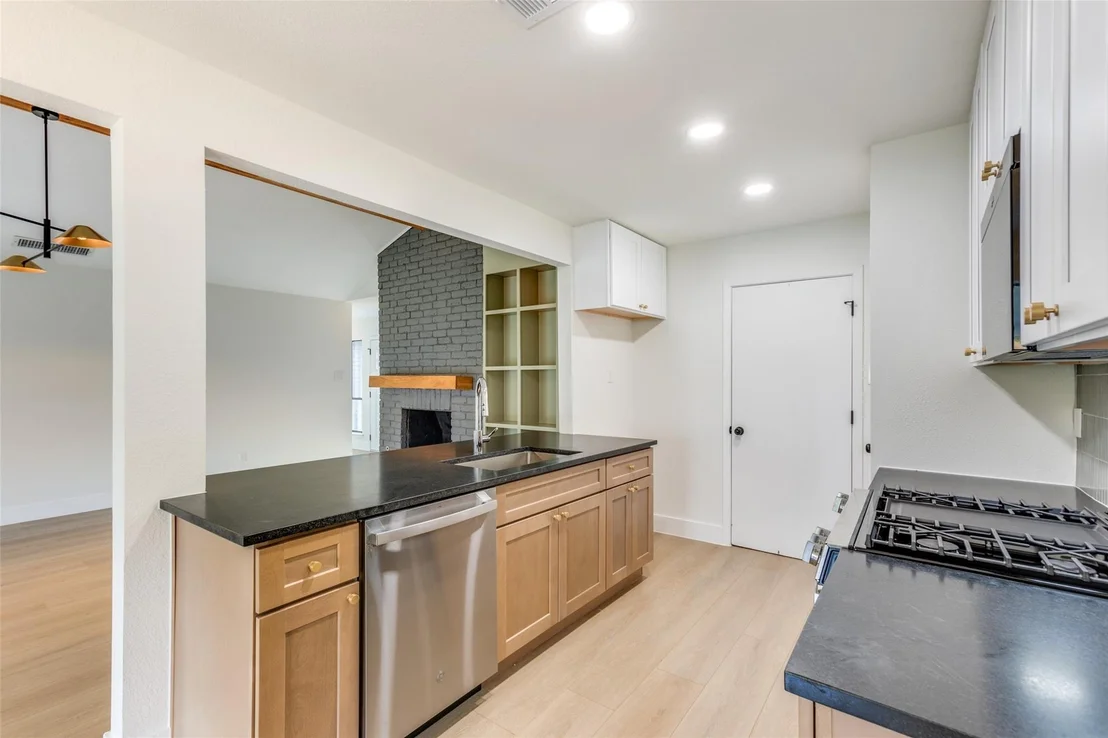 Photo of 1720 Pine Knoll DR
