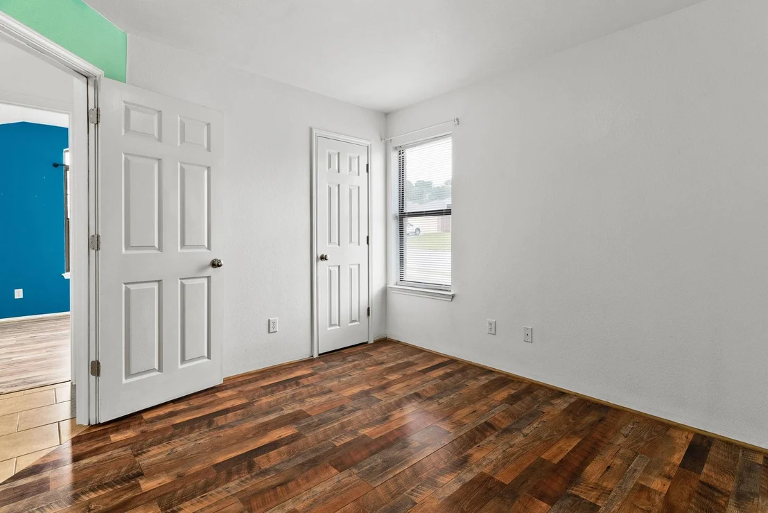 Photo of 1325 Marlee CIR