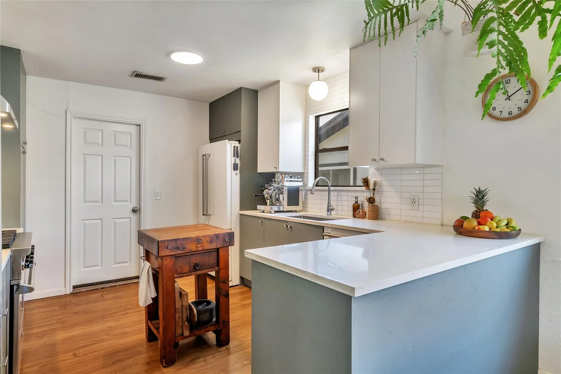 Photo of 1516 Turtle Creek BLVD