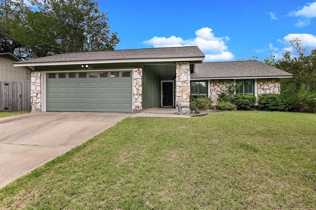 Photo of 8009 Hillrise DR