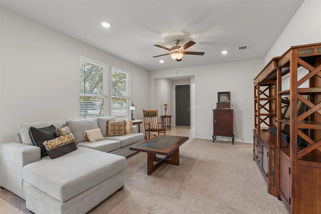 Photo of 502 Saratoga LN
