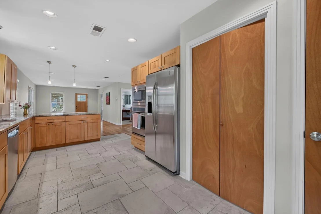 Photo of 4616 Sinclair Ave