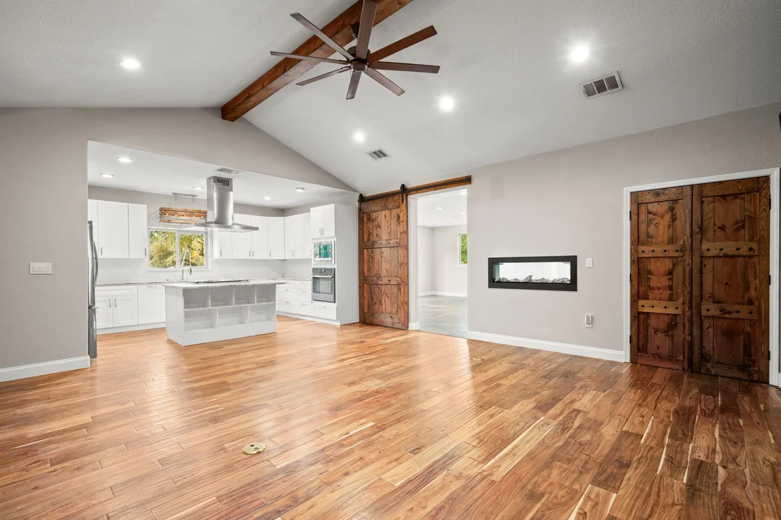 Photo of 10204 Oak Grove CIR