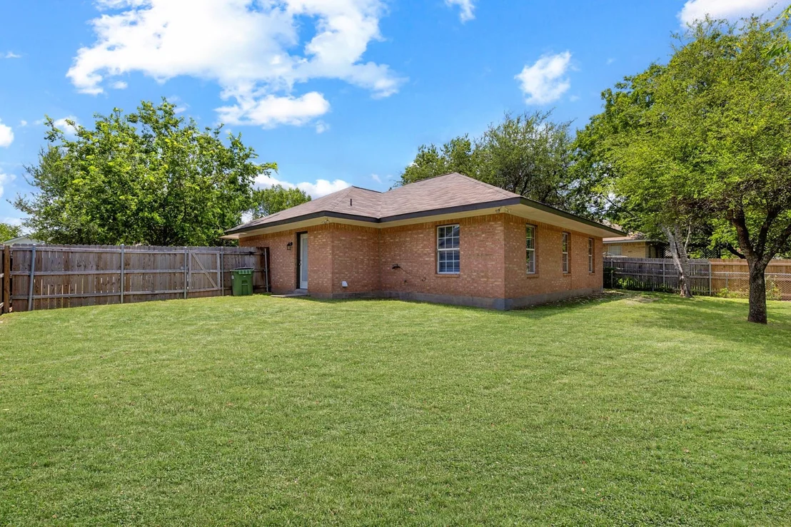 Photo of 837 Eagles WAY