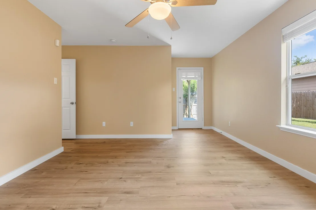 Photo of 148 Grazing Horse LN