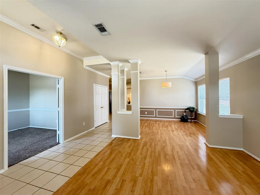 Photo of 2110 Thunderbird DR