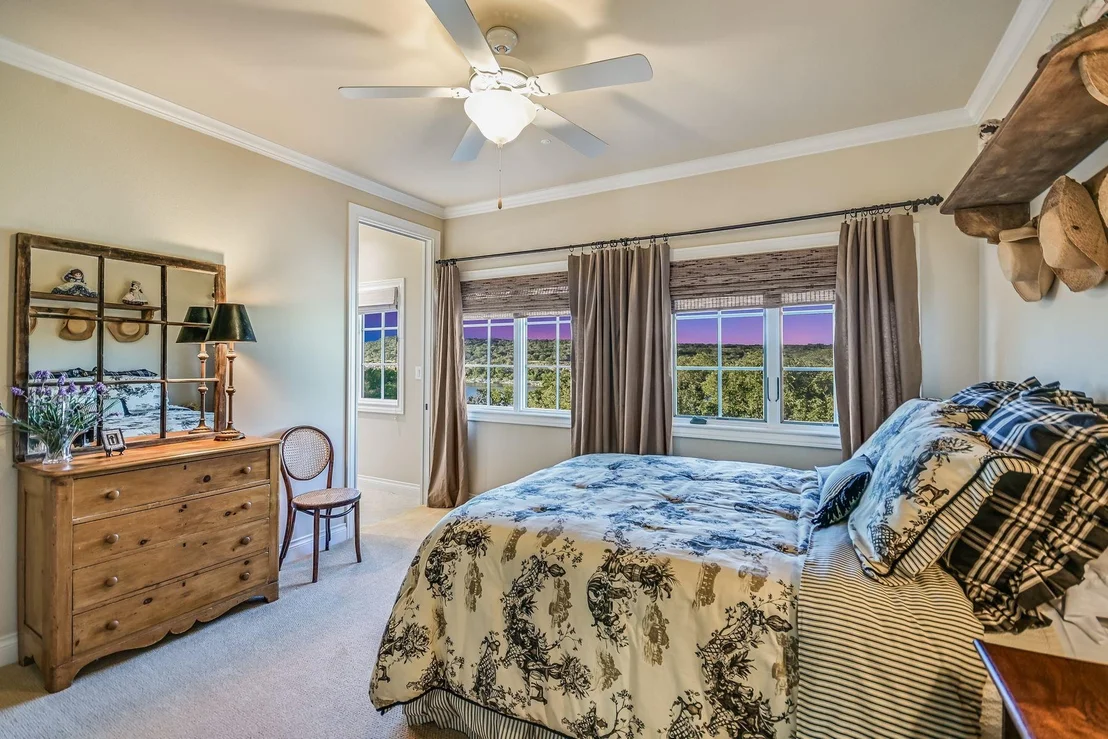 Photo of 3004 Travis Lakeside DR