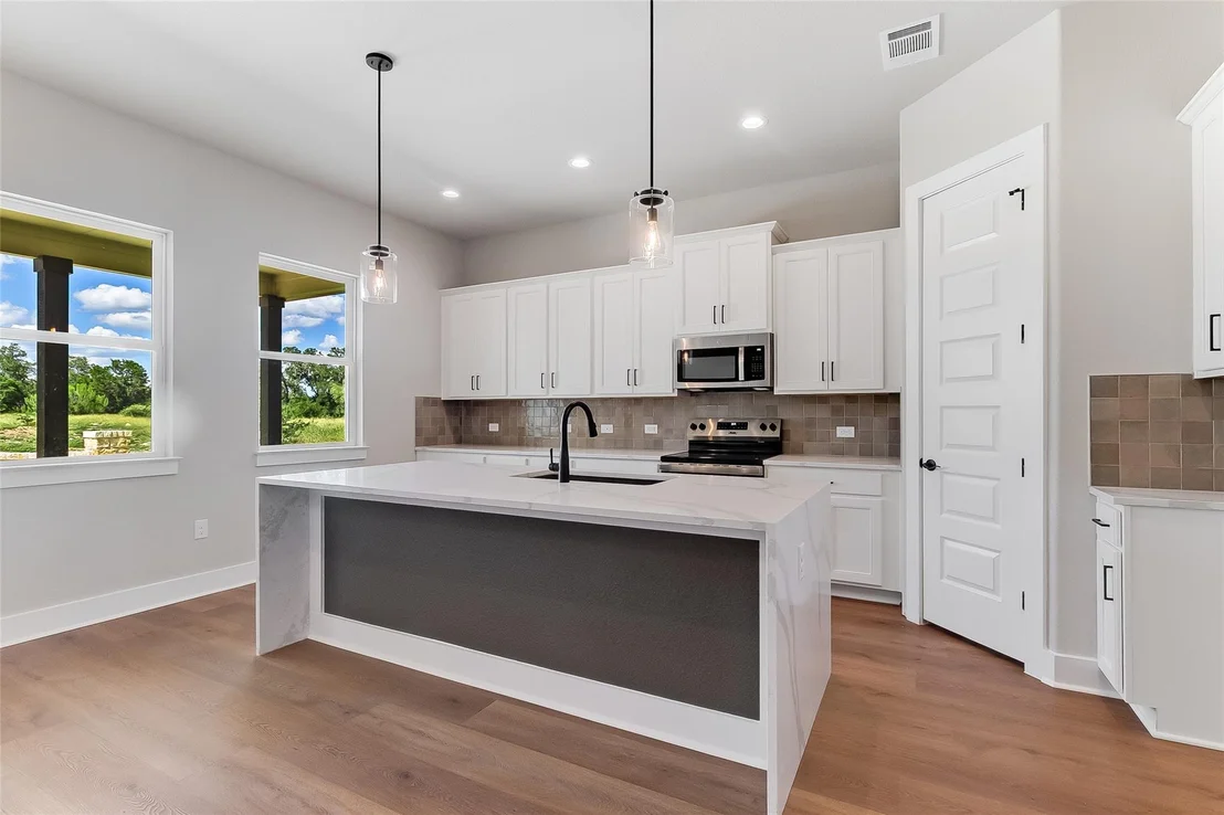 Photo of 124 Draper LN