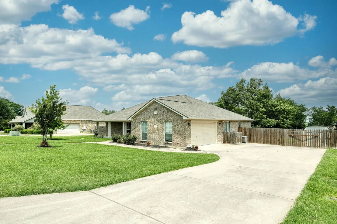 Photo of 102 Bosque DR