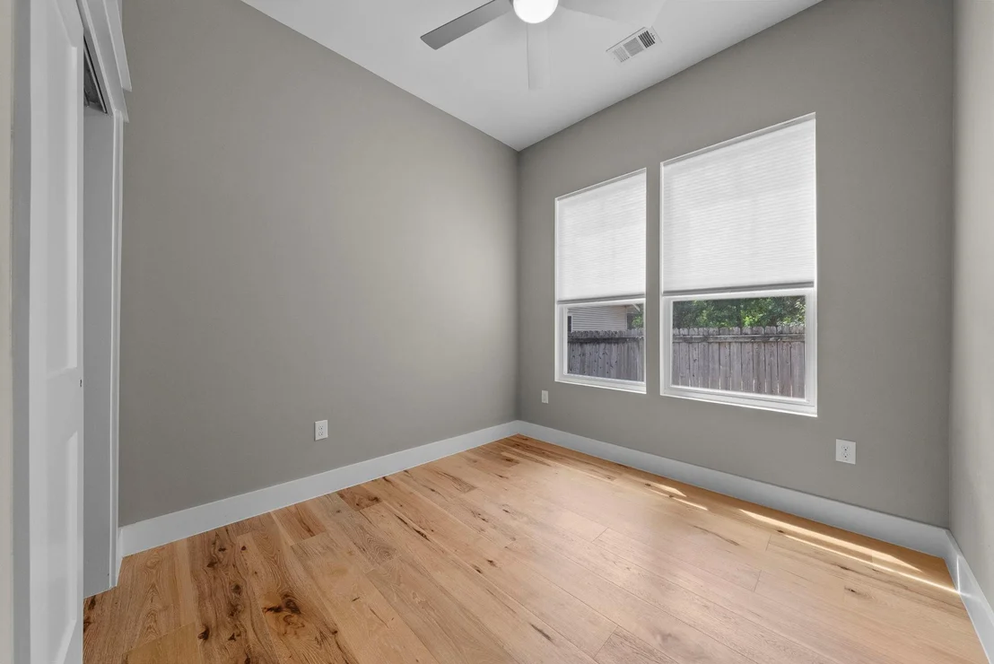 Photo of Unit 2 at 1004 Morrow ST
