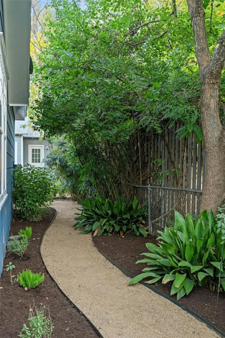 Photo of 3505 West Ave