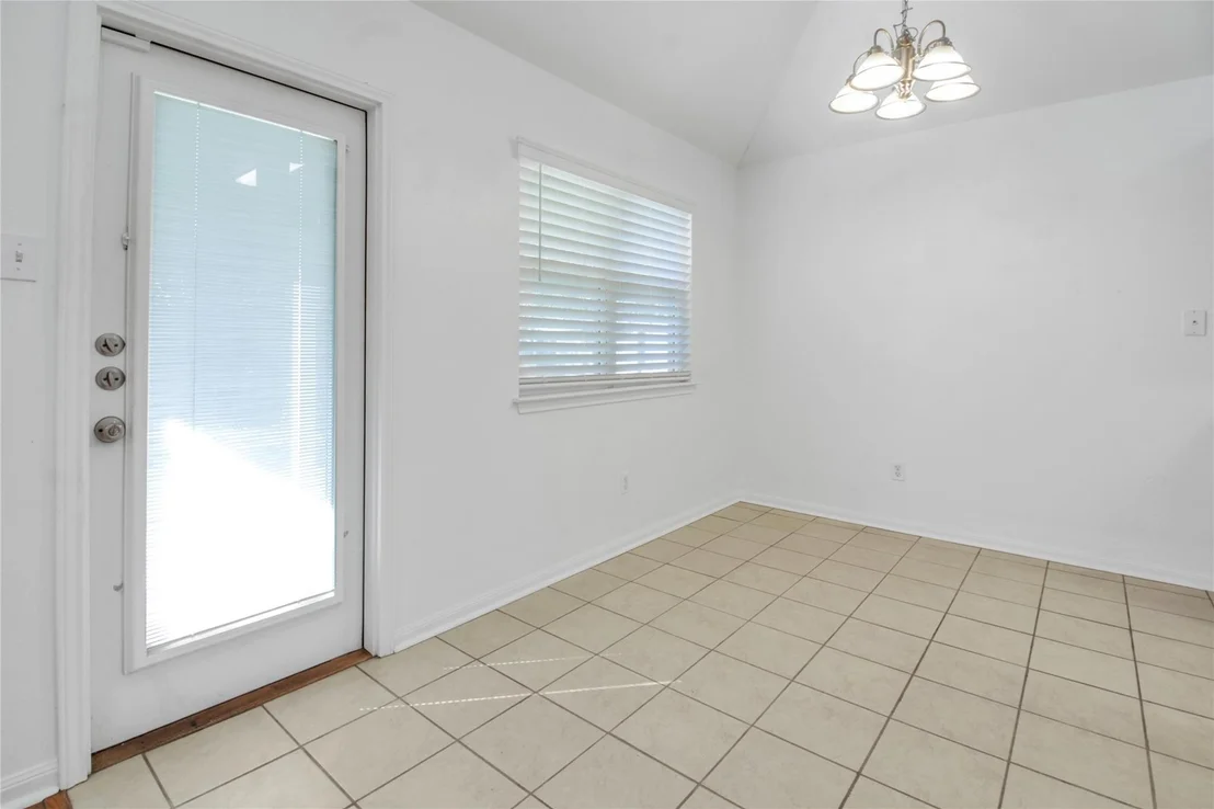 Photo of 3107 Burlington