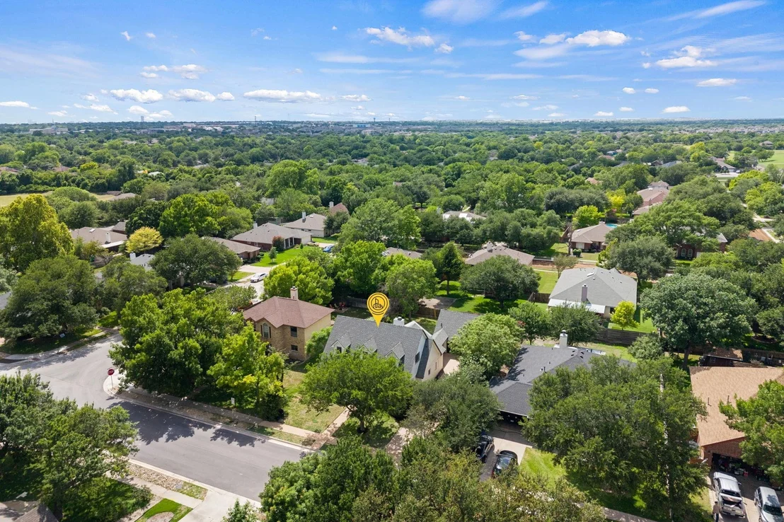 Photo of 1102 Twin Creek DR