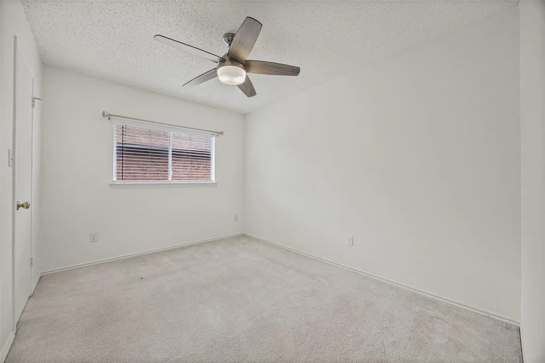 Photo of 805 Catumet DR