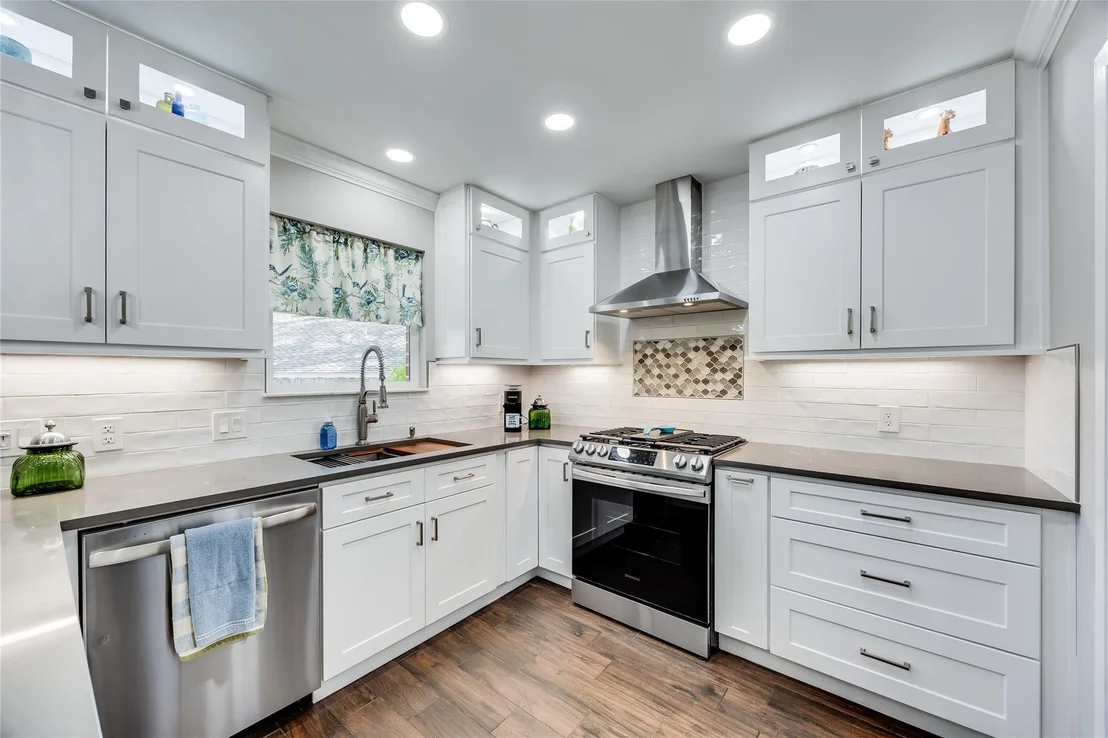 Photo of 10103 Oak Hollow CIR