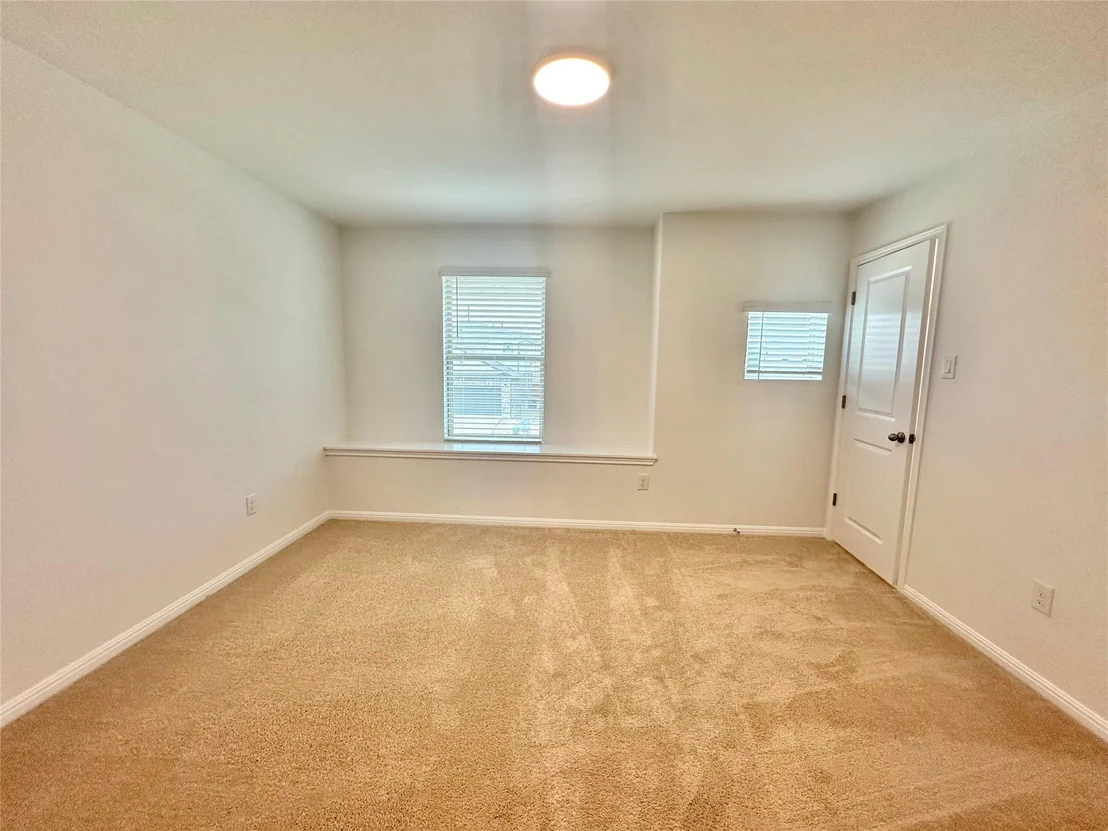 Photo of 172 White Horses DR