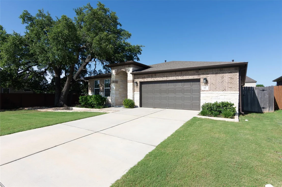 Photo of 121 Split Oak DR