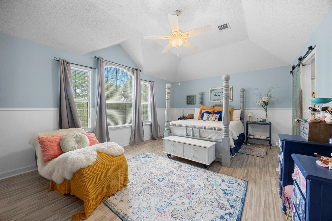 Photo of 1306 River Oak DR
