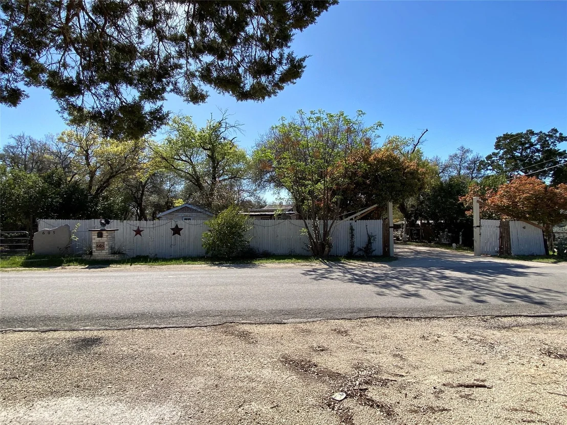 Photo of 605 Osprey DR