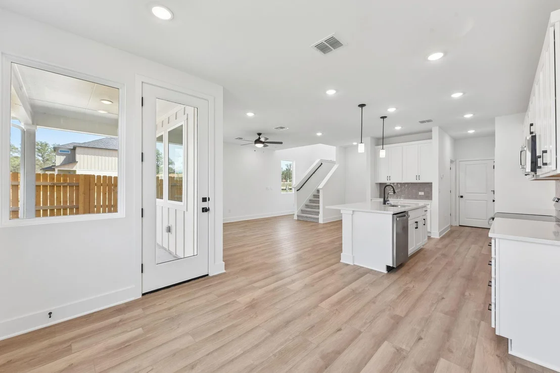 Photo of 149 Maverick Ave