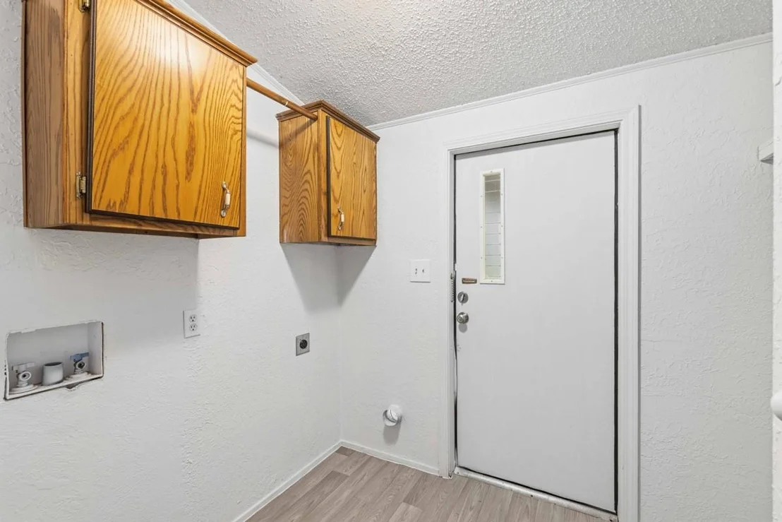 Photo of 608 4th St Blanket