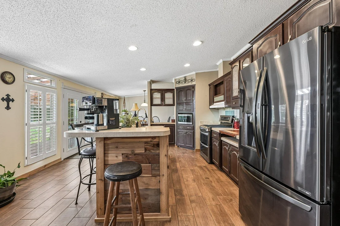 Photo of 541 Hidden Oaks DR