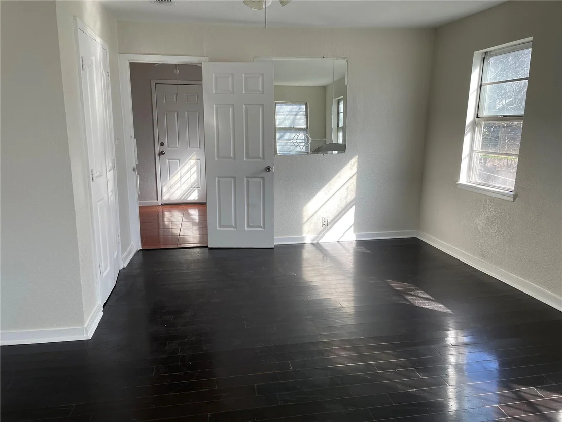 Photo of 1601 N Redondo DR