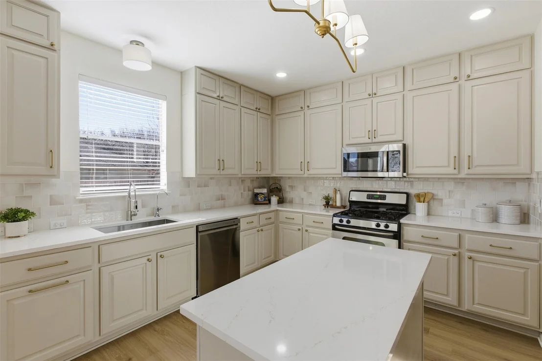 Photo of 1502 Summercrest BLVD