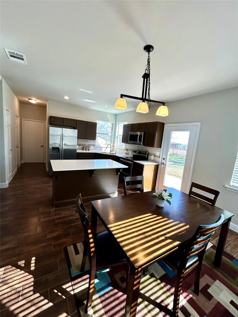 Photo of 3805 E Us-290 Highway E