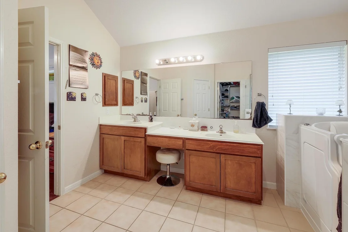Photo of 210 Buoy CIR